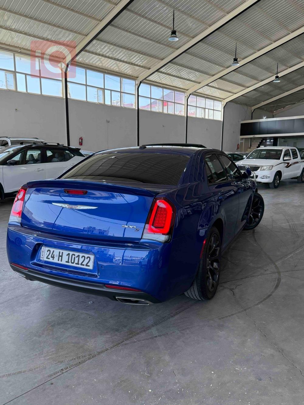 کرایسلەر 300